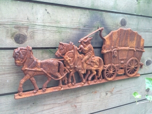 Wanddekoration, gusseiserne Kaminplatte Bauernpferd mit Wagen