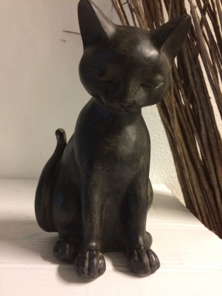Sitzende Katze, Skulptur aus Polystein