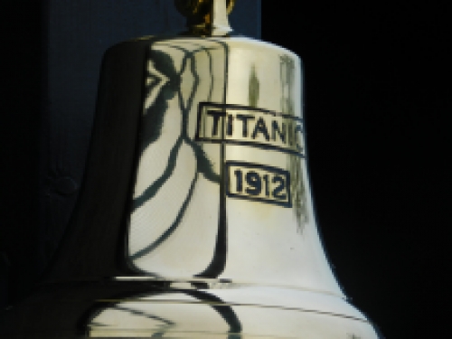 Glocke 'Titanic 1912' mit Seil, Messing
