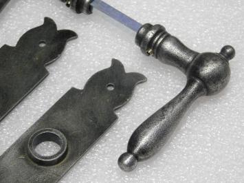 Türbeschlagset – Türgriffe Cambridge + Türschilder Noble PC 92 – Gusseisen, verzinkt