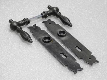 Türbeschlagset – Türgriffe „Kensington“ + Türplatten „Baron“ BB 72 – Gusseisen, verzinkt