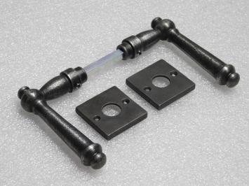 Set Türgriffe Windsor + Türgriffrosetten, quadratisch – Gusseisen, verzinkt