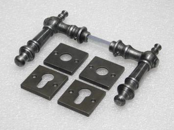 Set Klinken Victoria + Klink- en- Slotrozetten Vierkant - Gietijzer Verzinkt