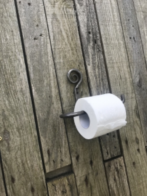 Toiletrol houder / wc-rol houder, fraai hand gesmeed, robuuste uitstraling