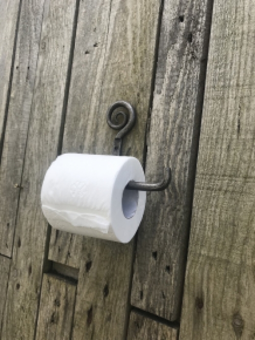 Toiletrol houder / wc-rol houder, fraai hand gesmeed, robuuste uitstraling