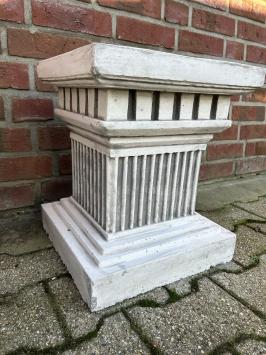 Sockel - Säule - 42 cm - Quadratisch - Stein