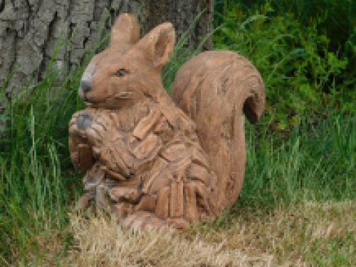 Eichhötnschen XL - Holzoptik - Polystone - wetterfest.