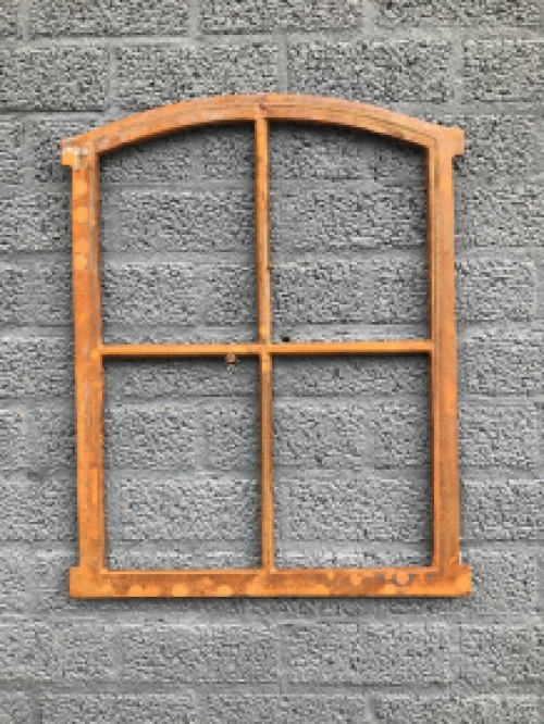 Gusseisenfenster ''Rost'' : 47.5 x 63