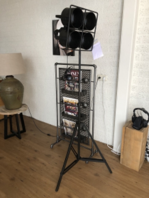 Schöne industrielle 4-Spot-Studio-Film-Lampe auf Ständer, Heavy Duty Metall schwarz