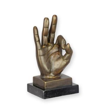 Hand van brons , duim omhoog