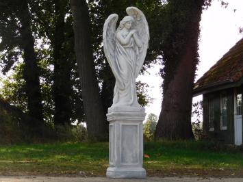 Gartenfigur „Engel mit Flügeln auf Sockel“ – 127 cm – Stein