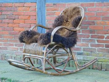 Eenmalig: Vintage Schommelstoel - Handgemaakt - Riet - Incl. Grizzly Plaid