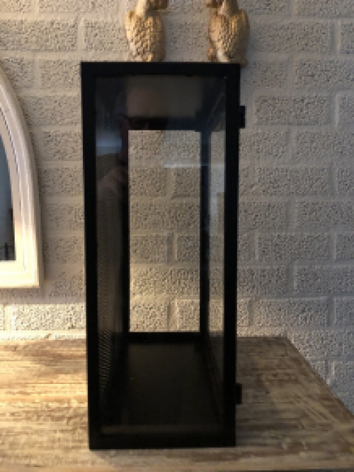 Wandvitrine, Metall schwarz mit Acrylglas, sehr schön!