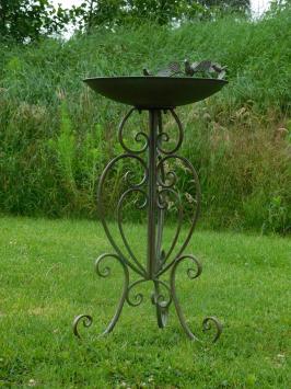 Vogeltränke / Futterschale mit Vögeln – stehend – 82 cm – Metall
