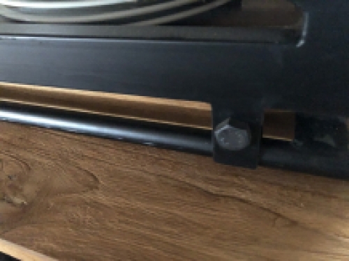 Prachtige industriële wandkast, koloniaal hout met metalen afwerking. TOPSTUK!! LAATSTE!!