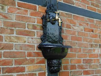 Wandbrunnen – Schwarz – Aluminium mit Messingarmatur