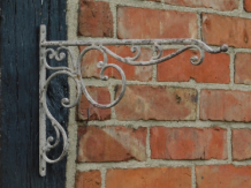 Sierlijk gekrulde hanging basket wandhaak - aged metal