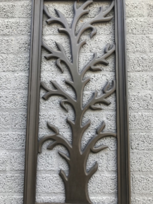 Wunderschönes Wandornament aus Kolonialholz geschnitzt 'Baum', M, braun-schwarz, sehr schön