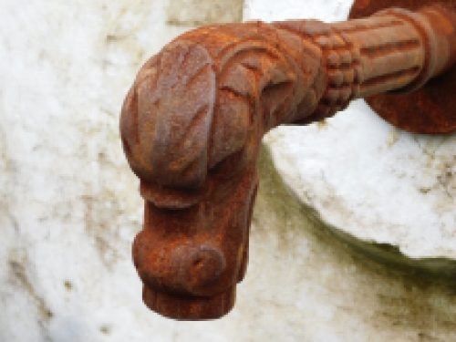 Wasserspeier, Brunnenauslauf, Brunnen - Fabelwesen Gargoyle als Speier